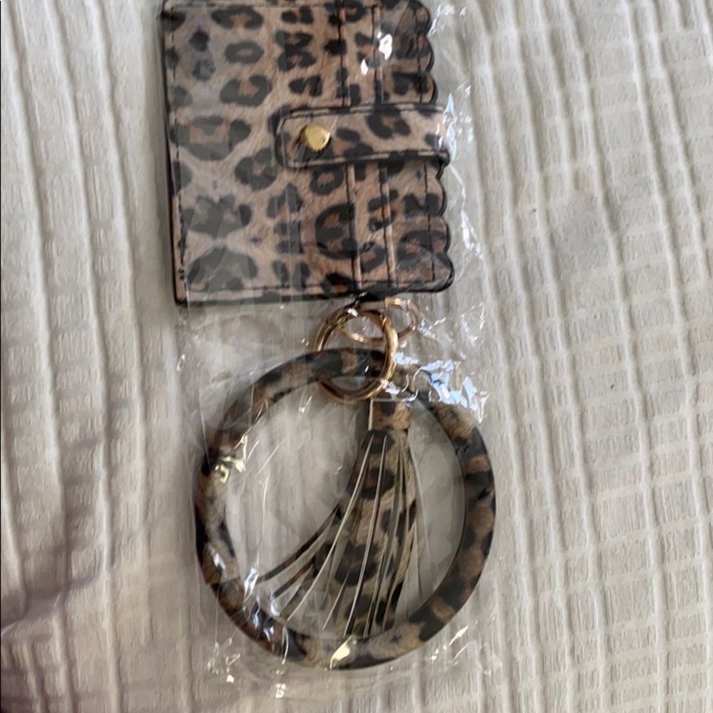 Wristlet wallet